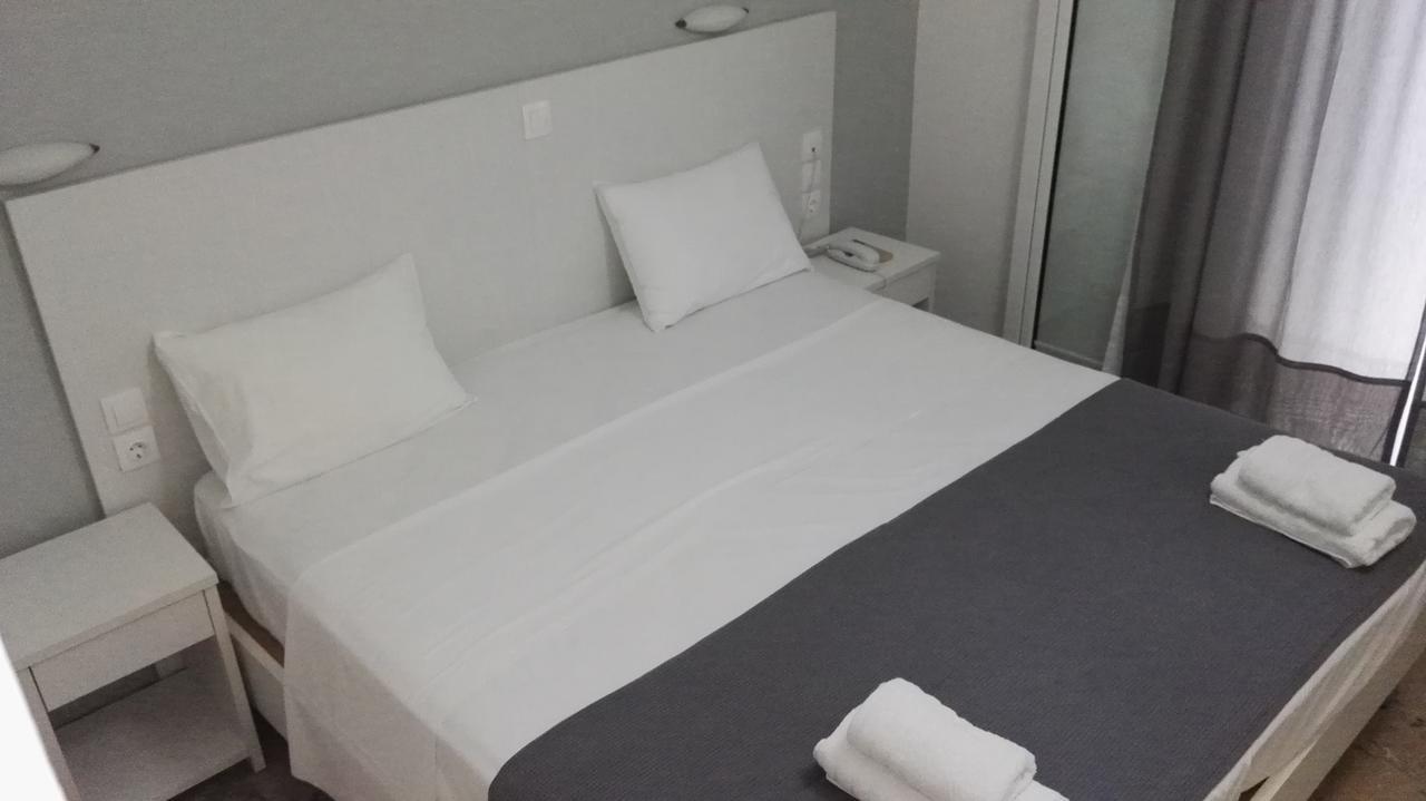 Hotel Finikas Methoni  Bagian luar foto